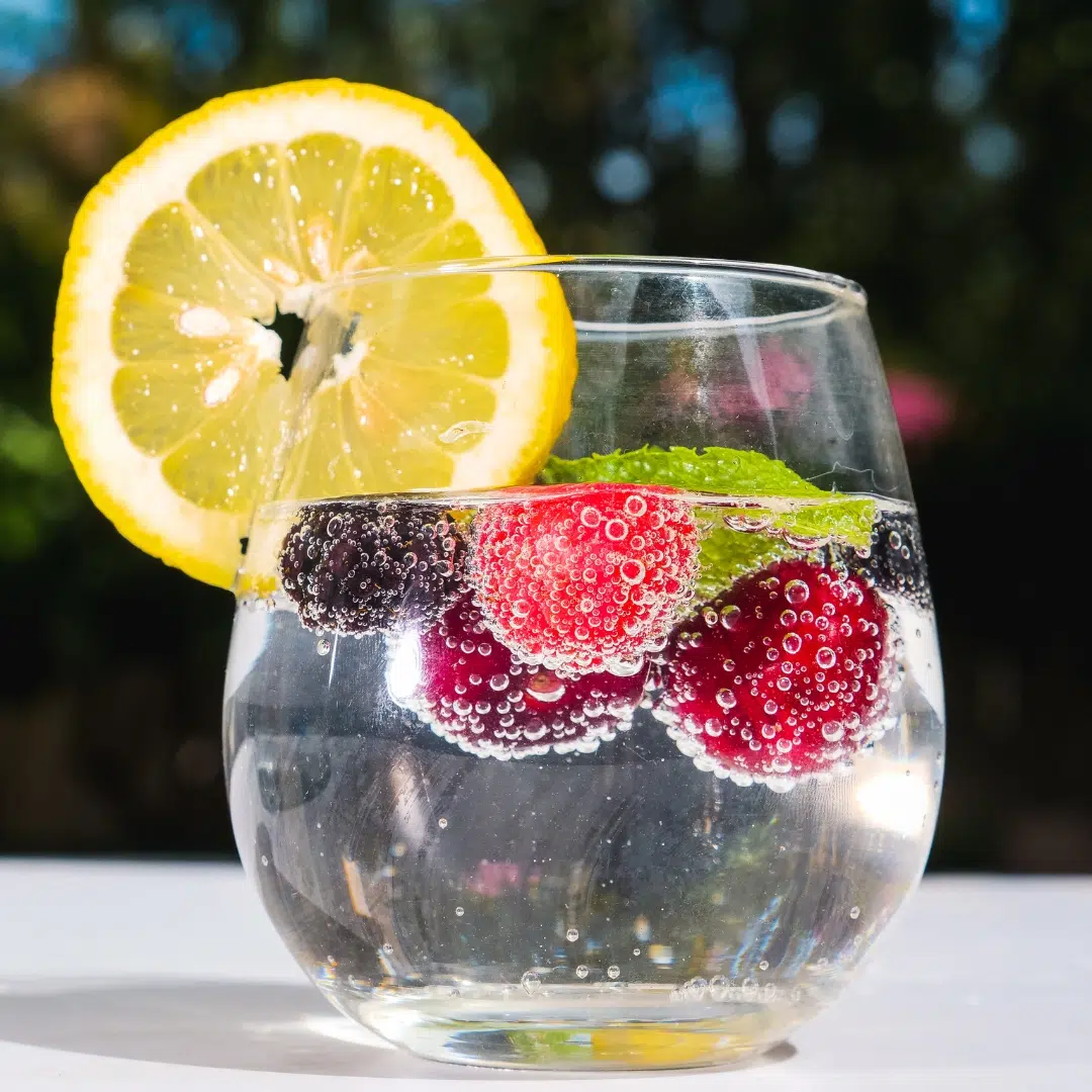 water_with_fruits